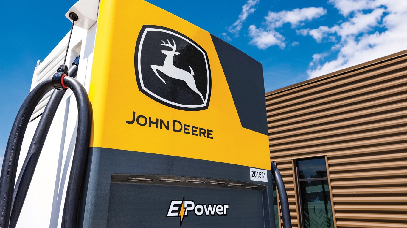 Close-up van een John Deere E-Power laadstation