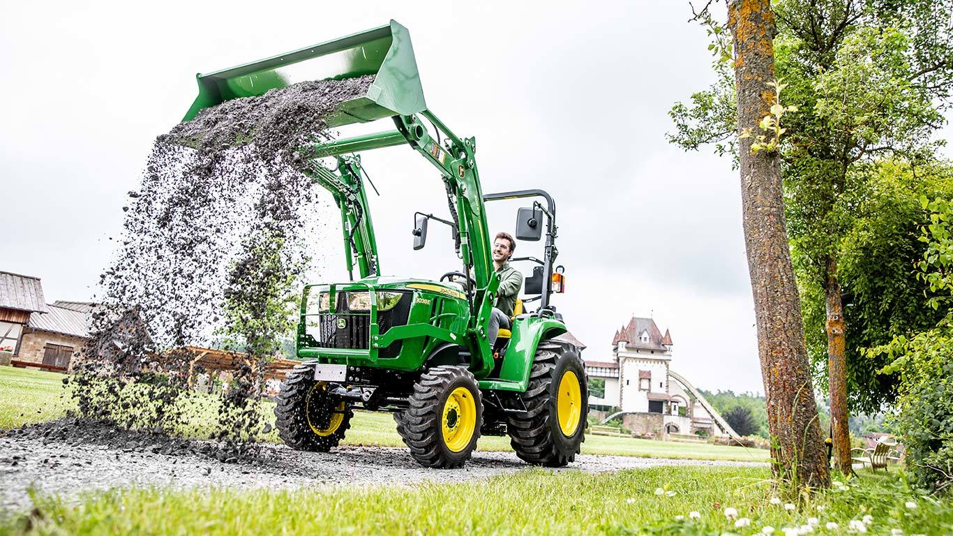 Compact utility tractor met 300E-lader
