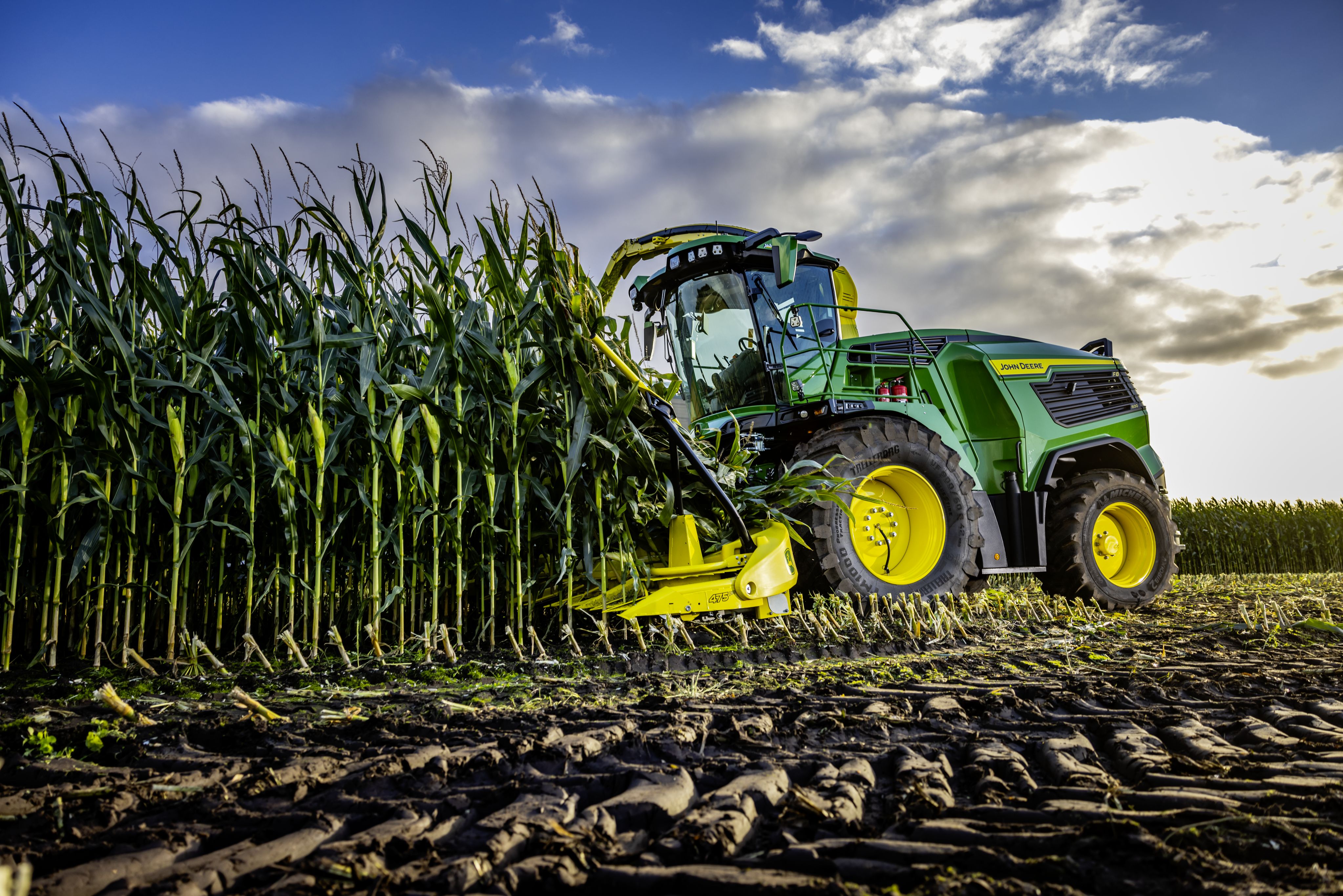 f8-600-corn-harvesting