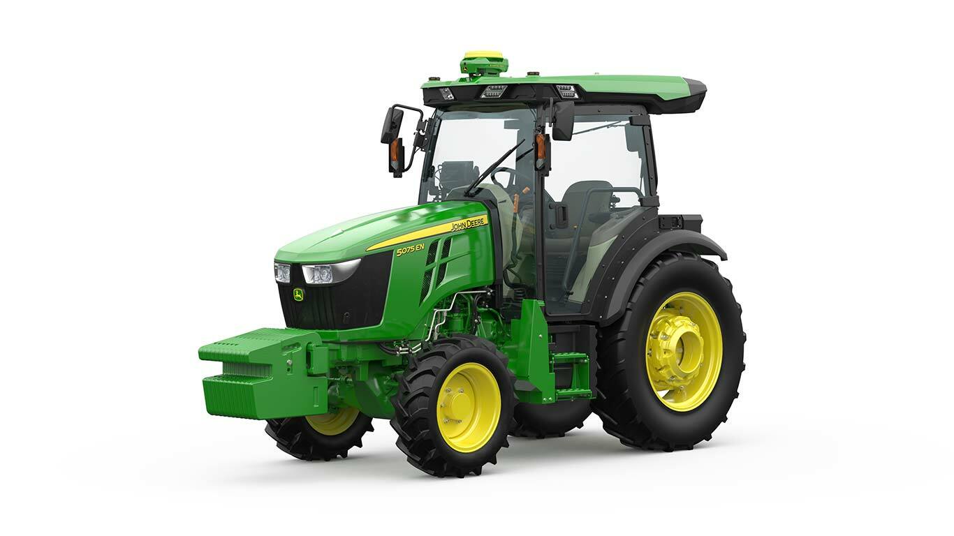 John Deere 5075EN tractor in groen en geel, vooraanzicht met compact ontwerp en robuuste banden.